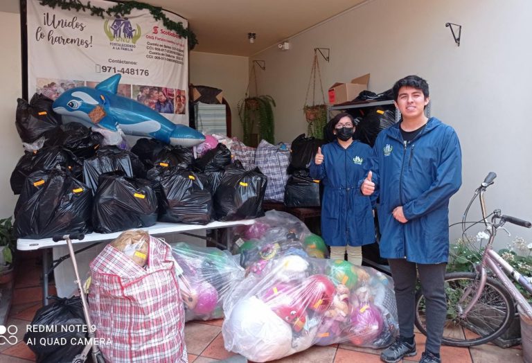 Lee más sobre el artículo Campaña navideña para 326 niños de 8 «Ollas comunes» en Manchay – Pachacamac (18/12/21)