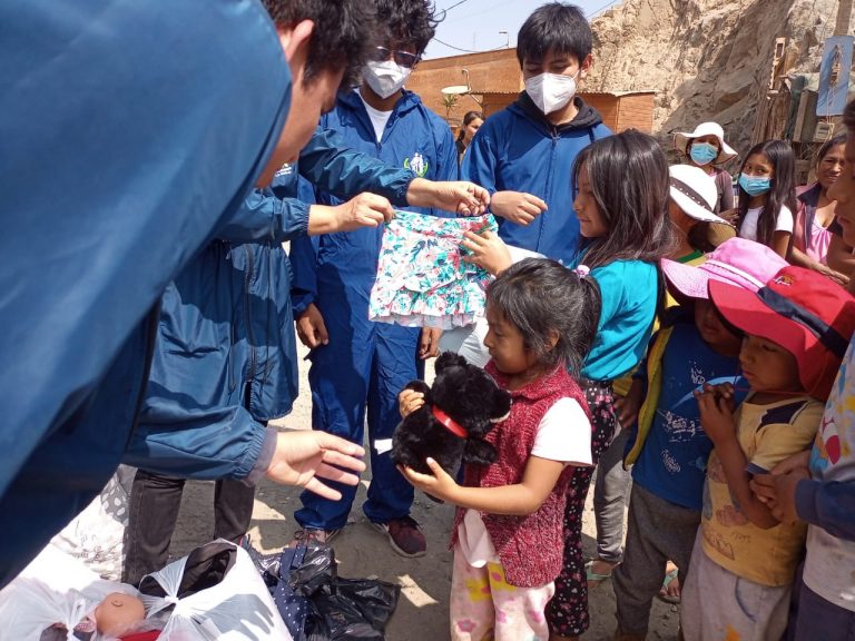 Lee más sobre el artículo Campaña solidaria en favor de los pobladores de HUACHIPA – LURIGANCHO, con ayuda holandesa (28/05/2022)