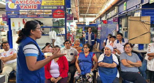 Charla para comerciantes del mercado de Pando – Cercado de Lima (25/04/2025)